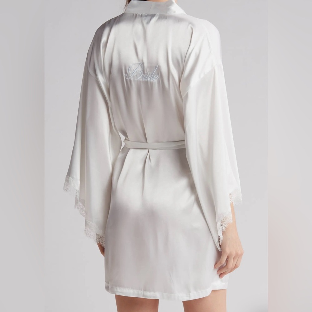 New with tags, Lace Hem Satin Bridal Robe, inbloom by Jonquil Bride Robe M/L